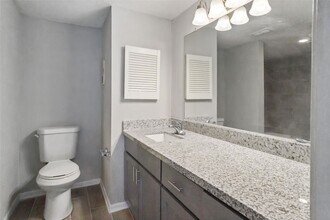 8423 Hearth Dr in Houston, TX - Building Photo - Building Photo