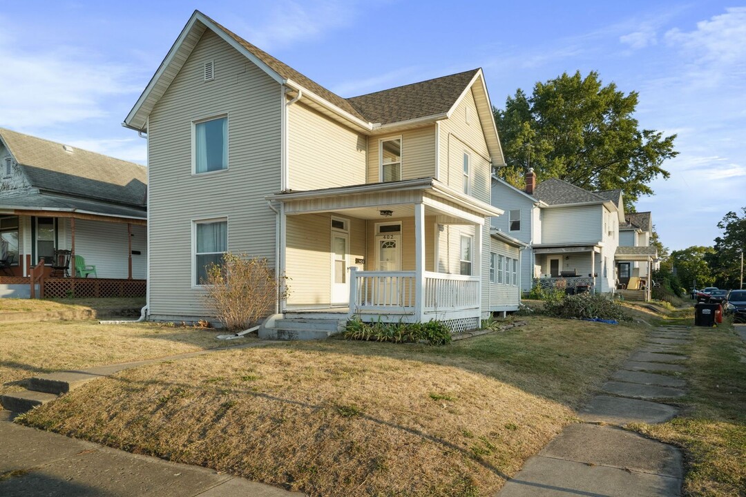 402 Tuscarawas St in Newark, OH - Building Photo