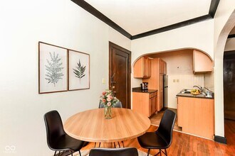 590 Woodruff Pl W Dr in Indianapolis, IN - Building Photo - Building Photo