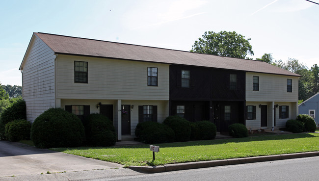 1726-1730 Wood Ave in Burlington, NC - Building Photo - Building Photo