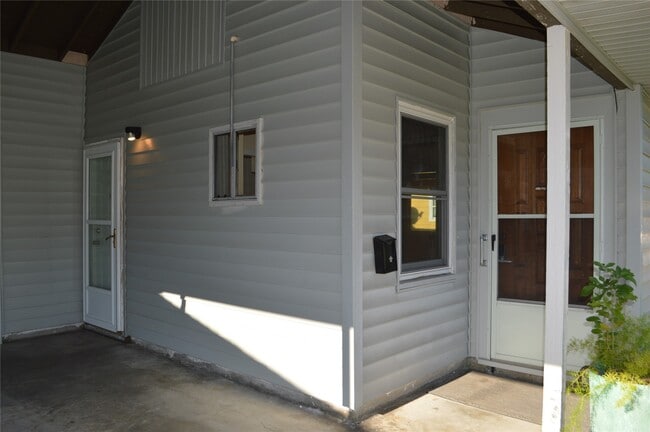 2605 Lancaster Ln in Pasadena, TX - Building Photo - Building Photo