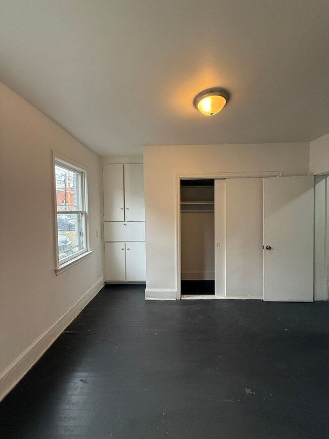 property at 269 W Cottage Pl