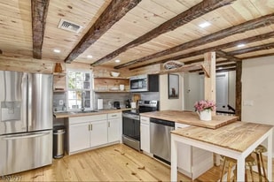 6 Carhart St in Blairstown, NJ - Building Photo