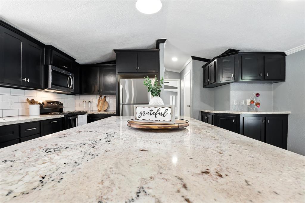 12560 Royal W Dr in Conroe, TX - Building Photo