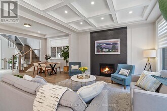 1437 Lakeport Cres in Oakville, ON - Building Photo - Building Photo