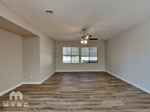 6325 N Aloha Sue St in North Las Vegas, NV - Building Photo - Building Photo