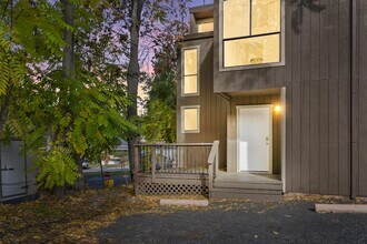 302 Pleasant St in Grass Valley, CA - Building Photo - Building Photo