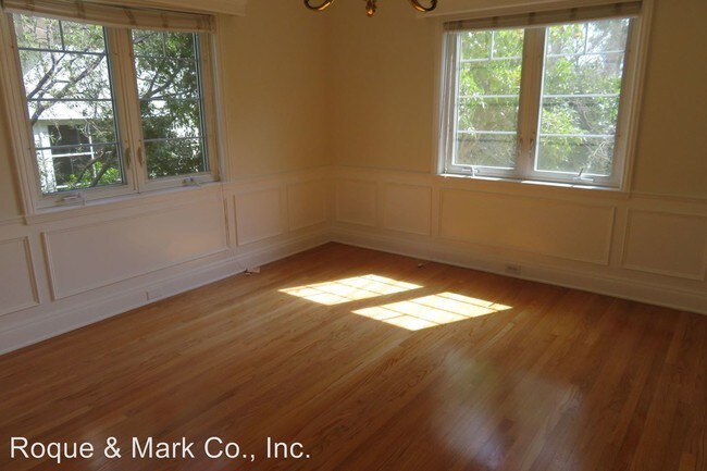 10974 Strathmore Dr in Los Angeles, CA - Building Photo - Building Photo