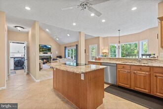 22388 Deerpath Ct in California, MD - Building Photo - Building Photo