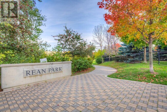 1 Rean Dr in Toronto, ON - Building Photo - Building Photo