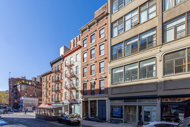 143 Duane St in New York, NY - Building Photo - Building Photo