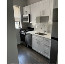 65 Park Dr, Unit 81-19 in Boston, MA - Foto de edificio - Building Photo