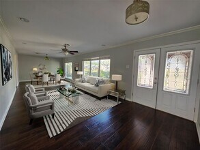 11219 Valley Spring Dr in Houston, TX - Building Photo - Building Photo