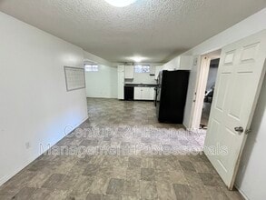 12915 69 St NW in Edmonton, AB - Building Photo - Building Photo