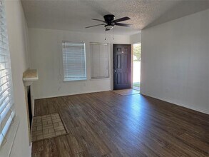 2411 Springmont Ct in Arlington, TX - Building Photo - Building Photo