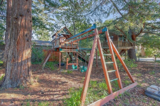 623 Paco Dr in Los Altos, CA - Building Photo - Building Photo