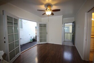 206 41st St, Unit 206 in Manhattan Beach, CA - Building Photo - Building Photo