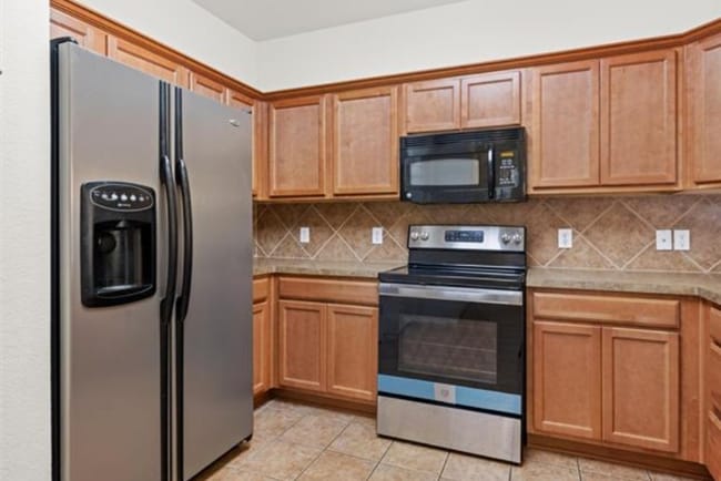 2725 Hyde Park Dr in Grand Prairie, TX - Building Photo - Building Photo