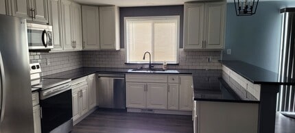 293 Glacier Ct SE in Ocean Shores, WA - Building Photo - Building Photo