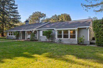 142 Patricia Dr in Atherton, CA - Building Photo - Building Photo