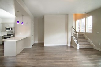 Tapestry Townhomes in Salt Lake City, UT - Building Photo - Building Photo