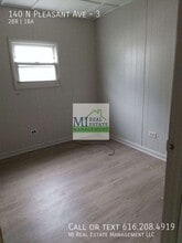 140 N Pleasant Ave in Lowell, MI - Building Photo - Building Photo