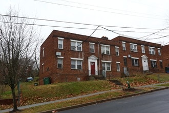 2621 30th St SE in Washington, DC - Building Photo - Building Photo