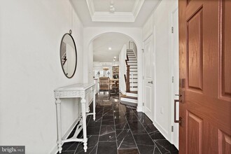 10355 Puccini Ln in Ellicott City, MD - Foto de edificio - Building Photo