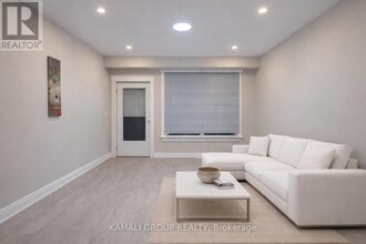 4554 Third Ave in Niagara Falls, ON - Foto de edificio - Building Photo