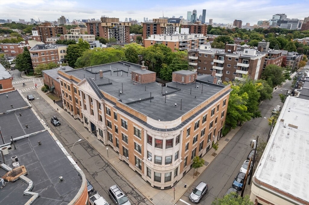 9 Sewall Ave in Brookline, MA - Building Photo