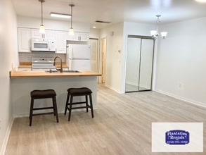 959 SE Mayo Dr in Crystal River, FL - Building Photo - Building Photo