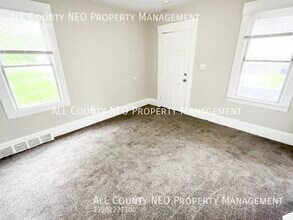6518 Rogers Ave in Cleveland, OH - Building Photo - Building Photo