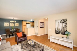 12253 Carmel Vista Rd, Unit 185 in San Diego, CA - Foto de edificio - Building Photo