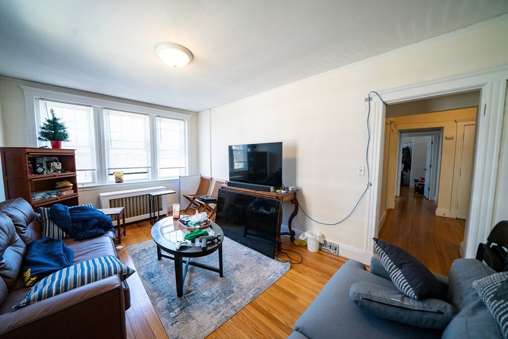 58 Selkirk Rd in Boston, MA - Building Photo