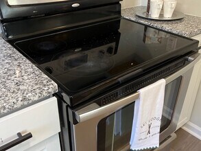 3606 Meriwether Dr in Durham, NC - Foto de edificio - Building Photo