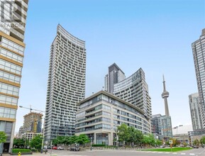 25-4125 Capreol Ct in Toronto, ON - Building Photo - Building Photo