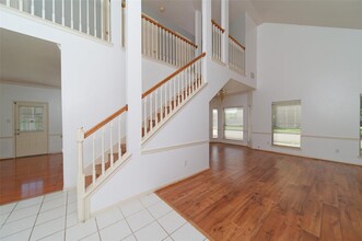 11718 Pedernales Falls Ln in Sugar Land, TX - Building Photo - Building Photo
