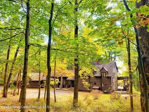 26 Webster Rd in Woodstock, NY - Building Photo - Building Photo