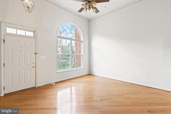 1925 Crescent Park Dr in Reston, VA - Building Photo - Building Photo