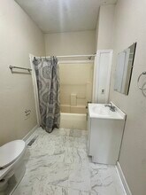 1045 12th St, Unit 1045 in Rock Island, IL - Foto de edificio - Building Photo