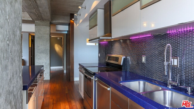 property at 7250 Franklin Ave