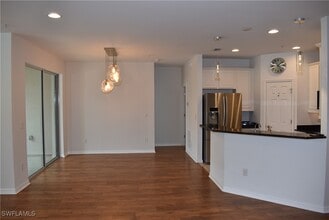 23420 Alamanda Dr in Bonita Springs, FL - Foto de edificio - Building Photo