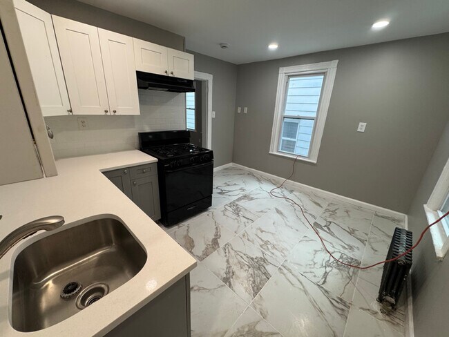 719 S 15th St in Newark, NJ - Building Photo - Building Photo