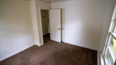 3964 Del Rosa Dr in Jackson, MS - Building Photo - Building Photo