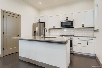 1280 E Hampden Ave in Englewood, CO - Foto de edificio - Building Photo