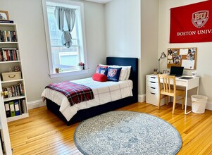 68 Egmont St in Brookline, MA - Building Photo - Building Photo