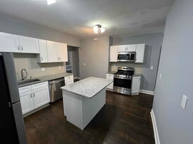 267 Sargeant St in Holyoke, MA - Building Photo