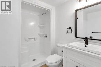 34 Windermere Crescent in Woodstock, ON - Building Photo - Building Photo
