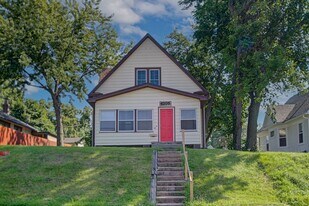 4205 Pacific St in Omaha, NE - Building Photo