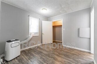 906 Laurel St in Indianapolis, IN - Building Photo - Building Photo